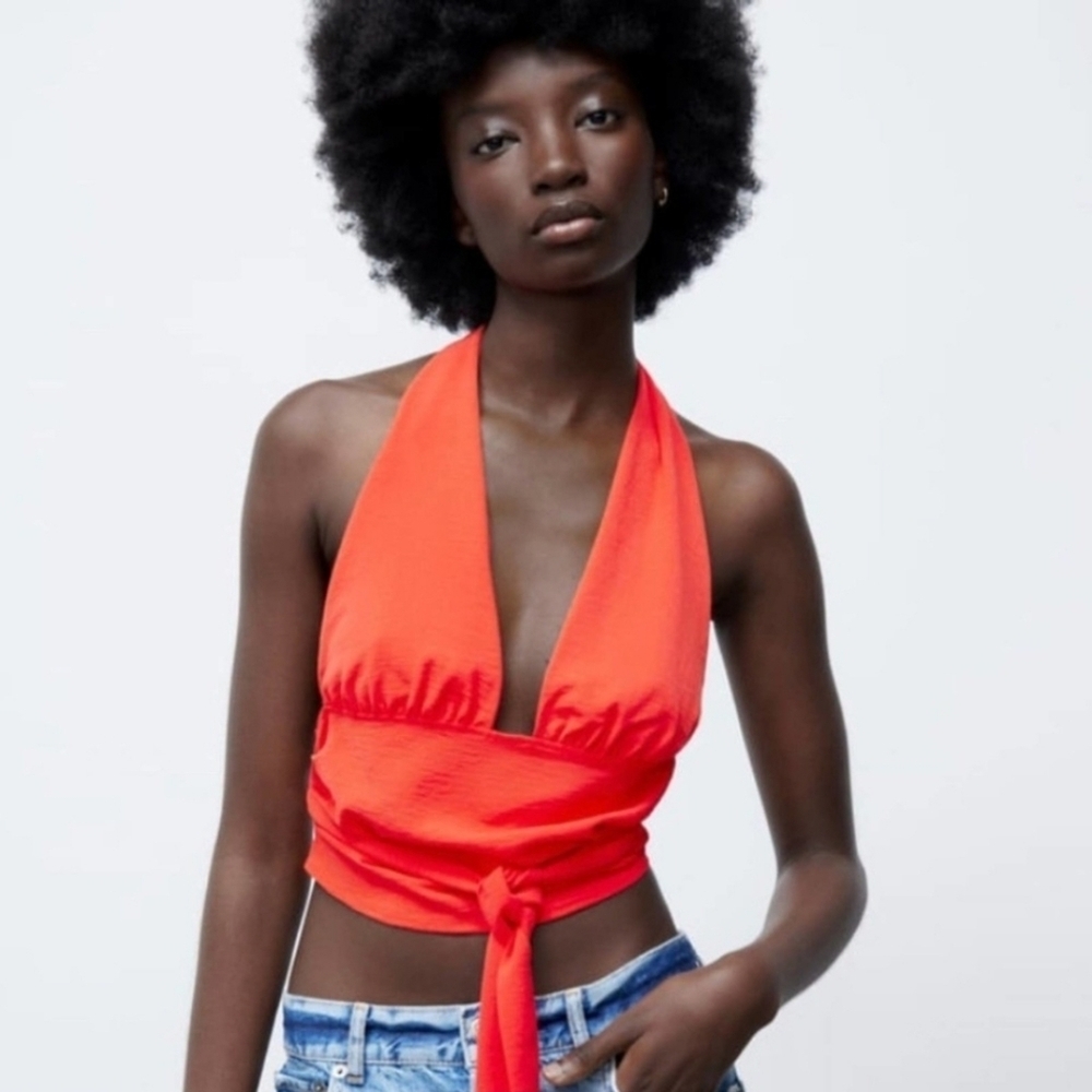 ZARA KNOTTED HALTER TOP size M